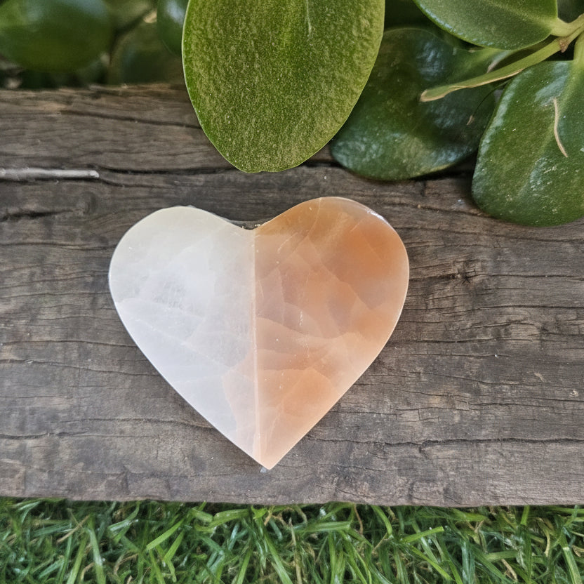 8cm Heart Charging Plate - Selenite/White & Peach