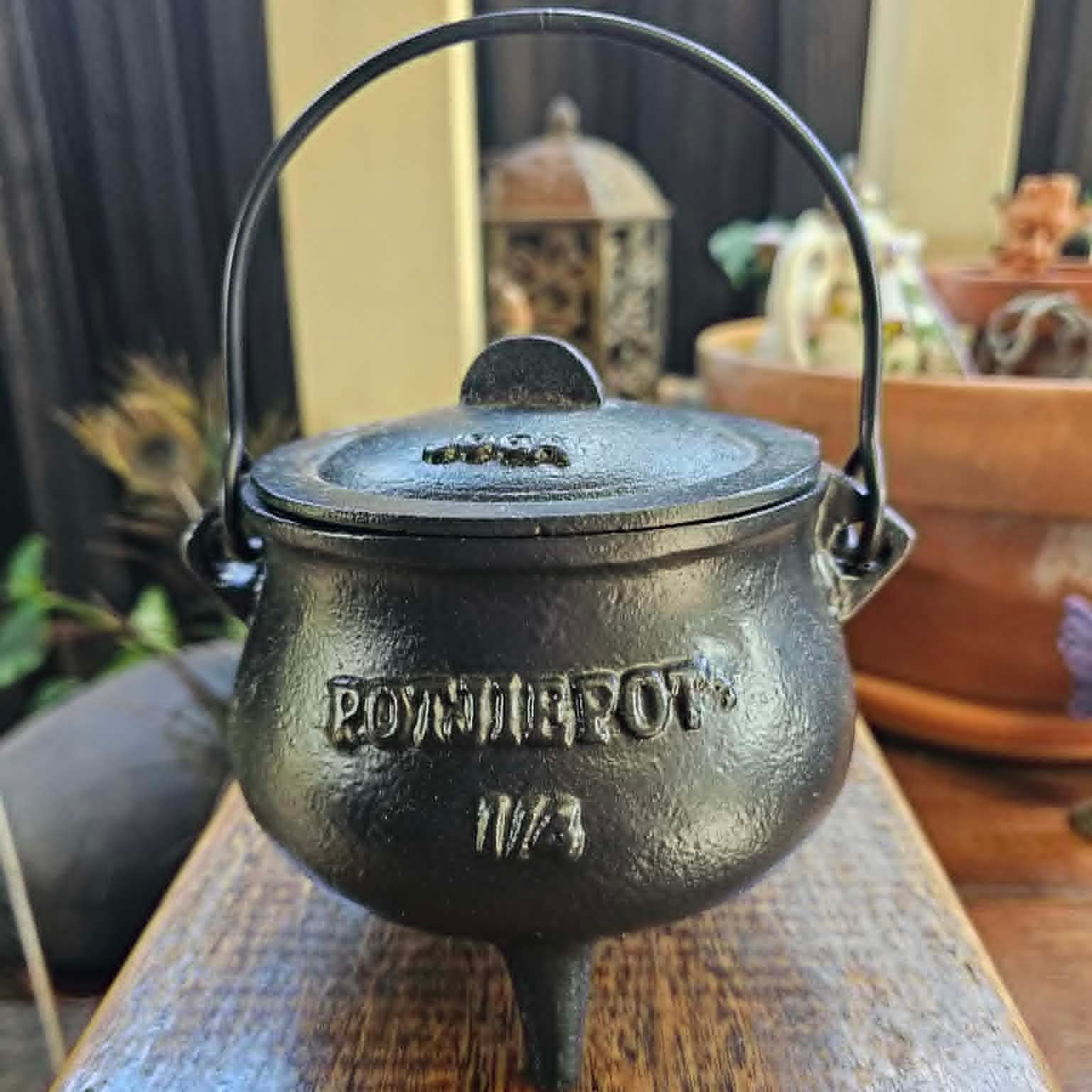 Cauldron Cast Iron Potijiepot 15x10x13cm