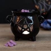 Triquetra Cauldron Oil Burner