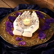 Palmist's Guide Tealight Holder (White) 22.3cm