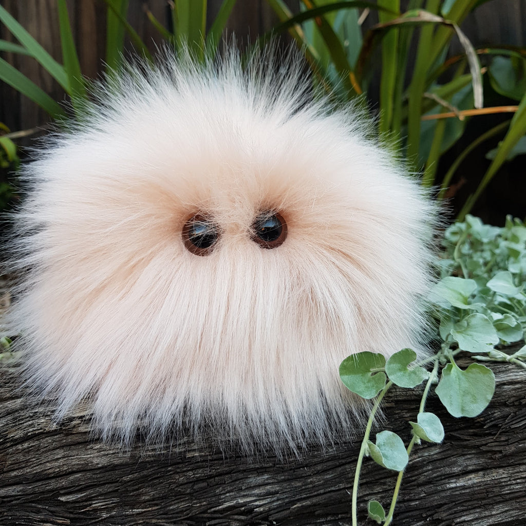 Chelsea Worry Pet - Strawberry Quartz