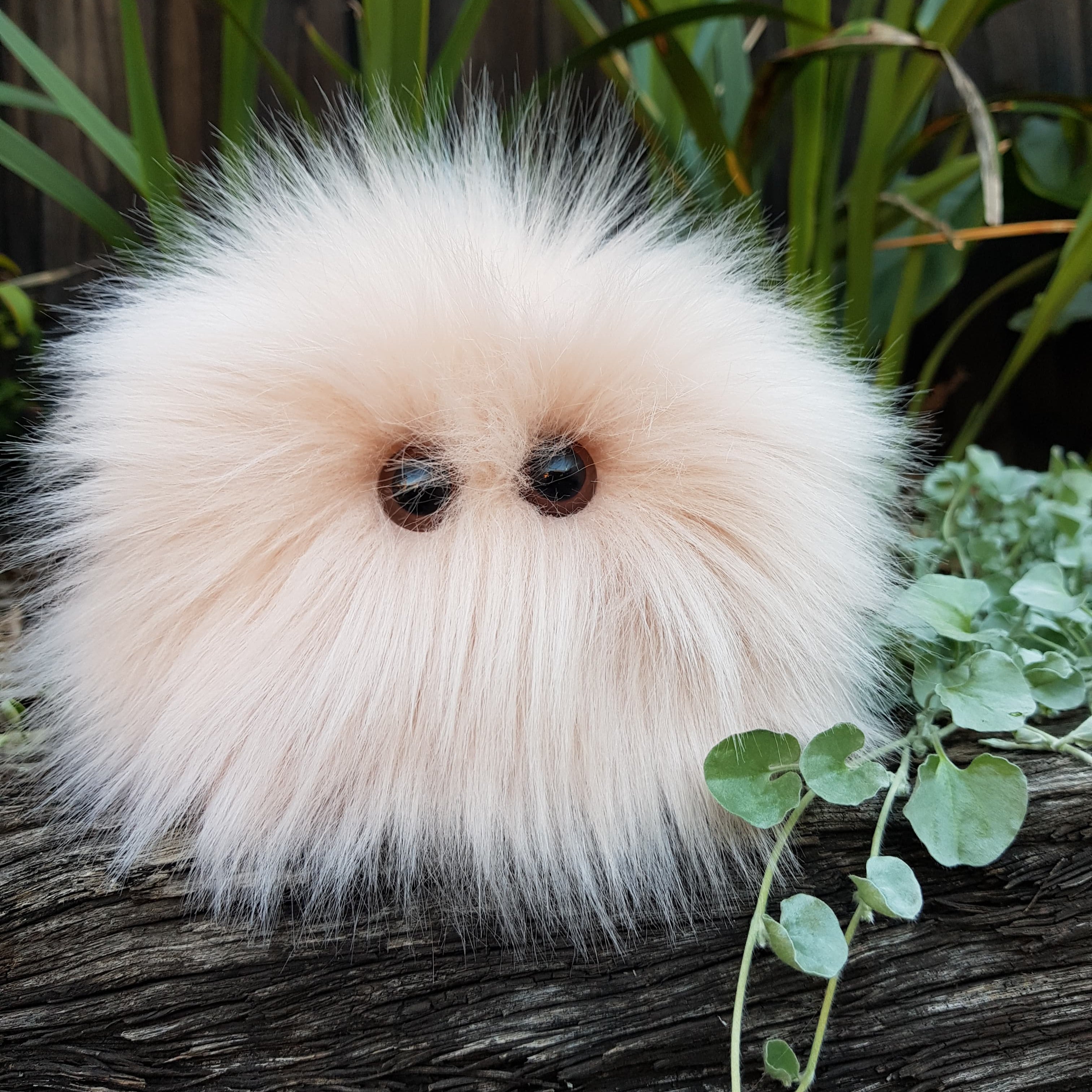 Chelsea Worry Pet - Strawberry Quartz